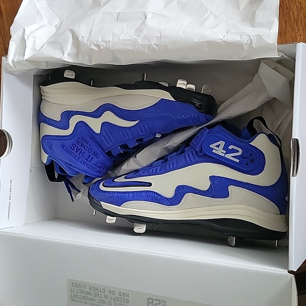 Nike Griffey 1 Jackie Robinson size 8